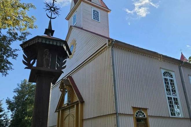 Simoni Sv. Jaunavas Marijas debesīs uzņemšanas baznīca
