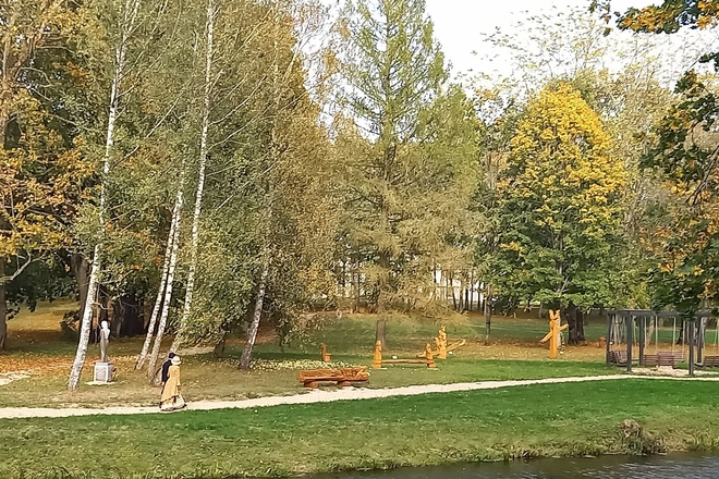Adomines muižas parks