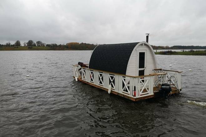 Floating sauna