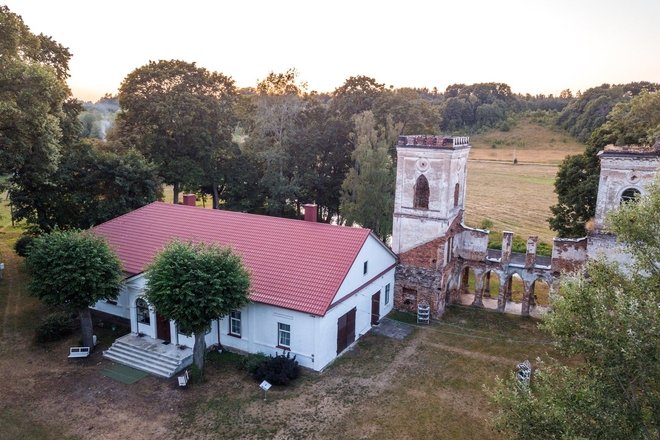 Palėvenes (Komari) muiža
