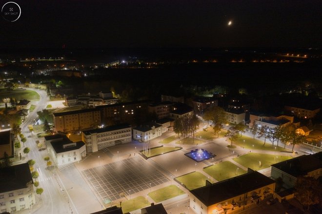 Laurynas Stuoka-Gucevičius Square and its musical fountain