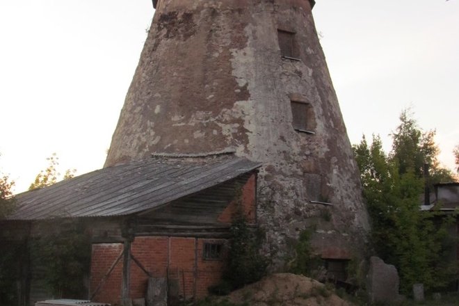 Šmita dzirnavas ar tehnoloģiskām iekārtām