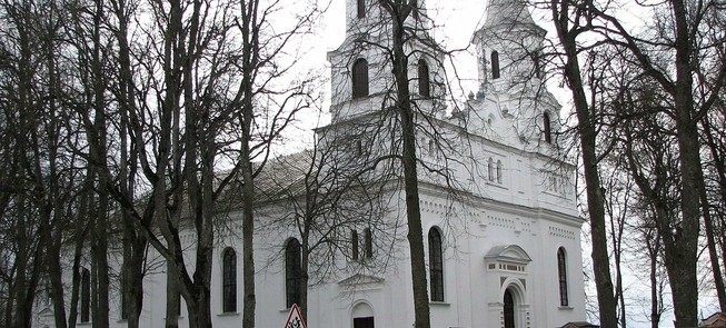Subačius Sv. Trīsvienības baznīca