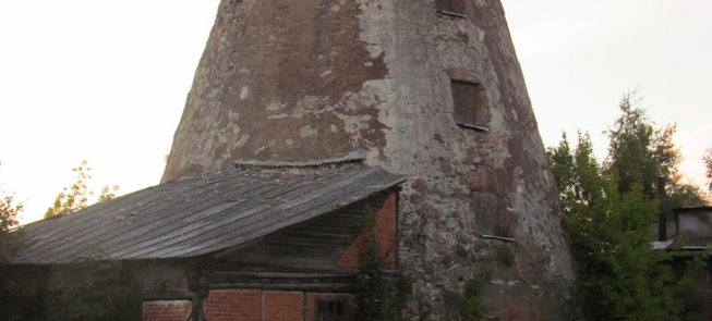 Šmita dzirnavas ar tehnoloģiskām iekārtām